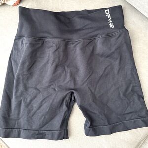 Dfyne shorts
